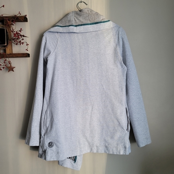 LULULEMON Athletica Savana Wrap Sweater Jacket Size 4 in Gray - Picture 7 of 12